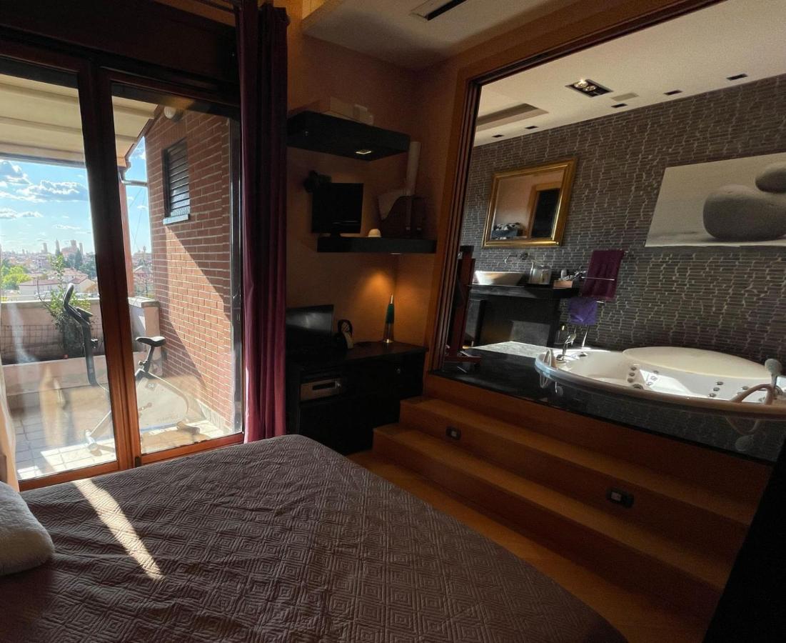 博洛尼亚Attico Con Vista Spettacolare E Jacuzzi公寓 外观 照片